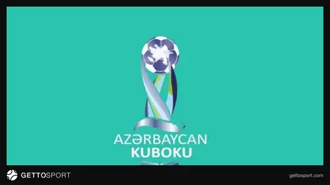 Futbolçular meydanda Azərbaycan Kuboku matçı zamanı