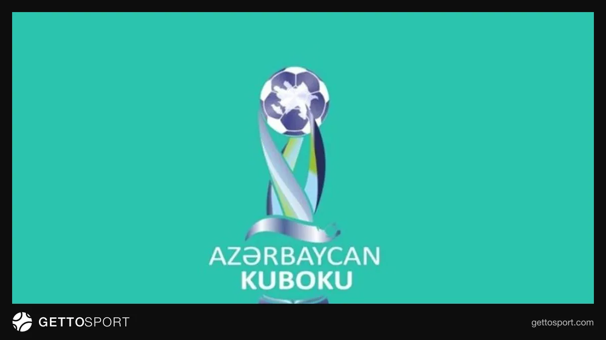 Futbolçular meydanda Azərbaycan Kuboku matçı zamanı