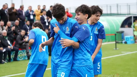 Azərbaycan U-15 millisi oyun üçün çıxış xətti və məşqçi Famil Xəlilov