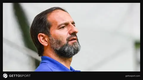 Azərbaycan U-23 minifutbol millisinin baş məşqçisi İlkin Hacıyev oyun öncəsi çıxış edir