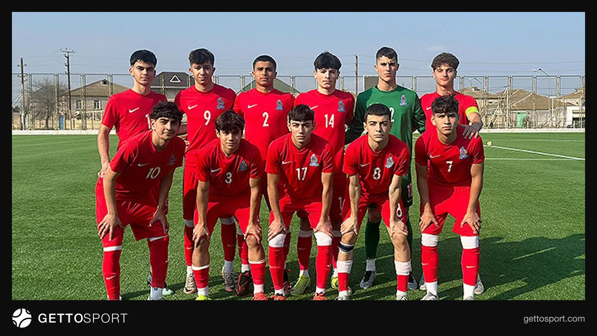 Azərbaycan U17 komandası Dalğa Arena məşq meydançasında