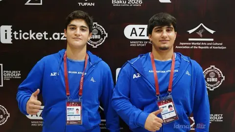 Bakı İdman Sarayında sumo üzrə dünya çempionatı — yeniyetmə idmançılar döyüşdə