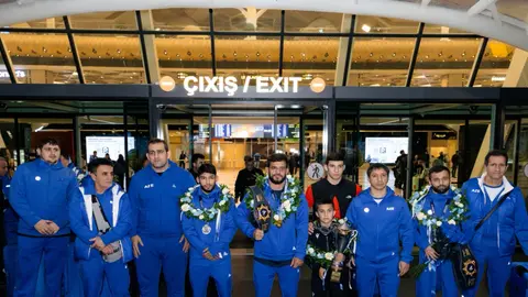 Heydər Əliyev Aeroportunda Azərbaycan yunan-Roma güləşçilərinin qarşılanması və medalları