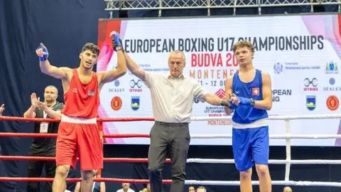 Budvada U-17 Avropa çempionatında azərbaycanlı boksçu ringdə