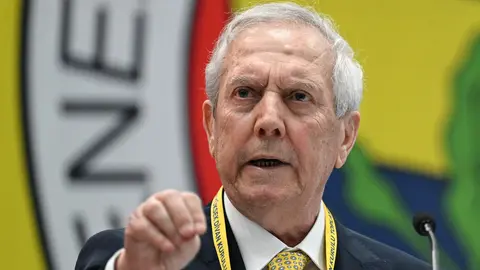 Aziz Yıldırım, Faruk Ilgaz Tesisleri'nde konuşurken