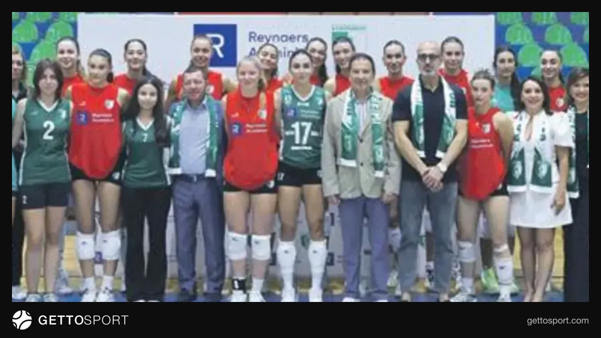 B.B. Bodrumspor ve Reynaers Aluminium yetkilileri imza töreninde