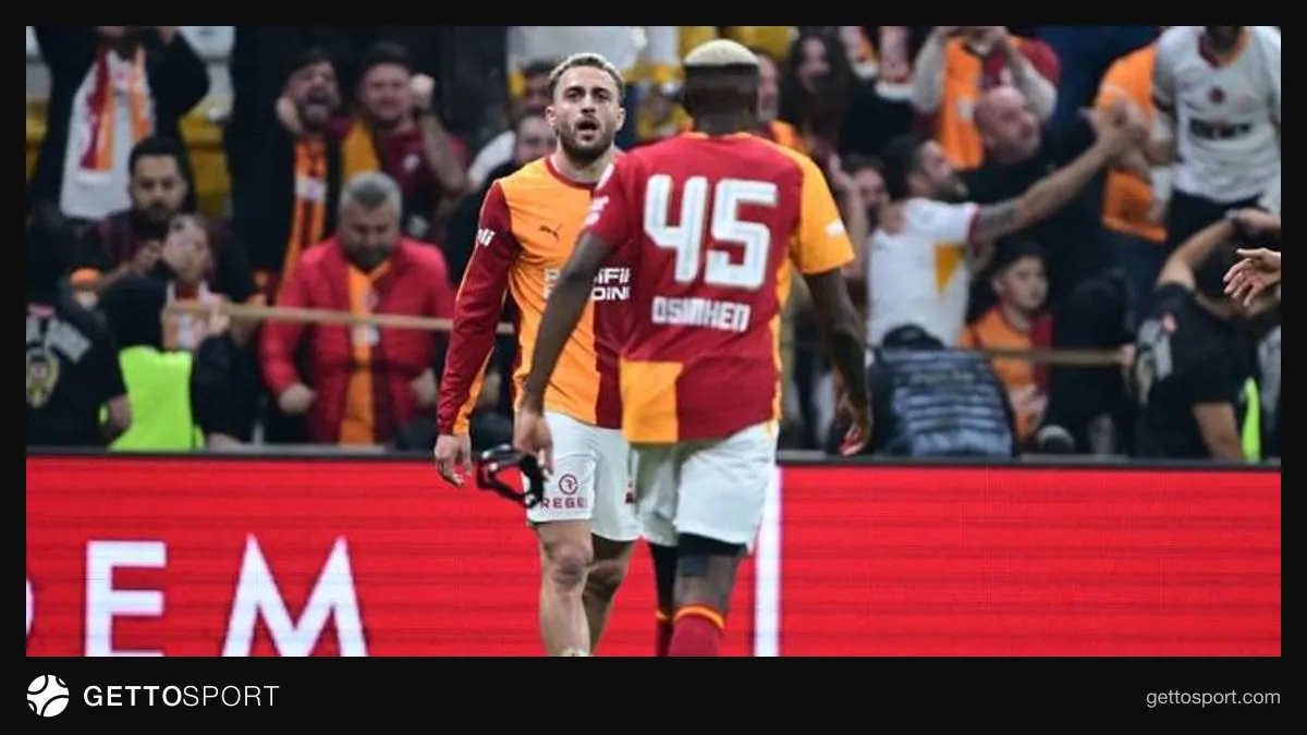 Galatasaray taraftarları ve futbolcuların statta coşkulu atmosferi