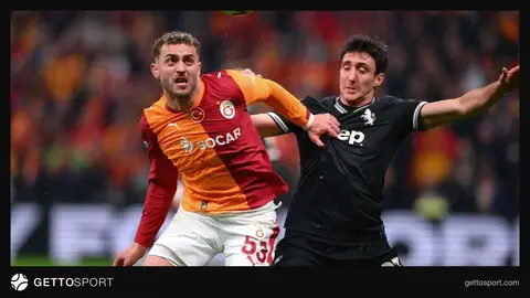 Barış Alper Yılmaz Galatasaray formasıyla top sürerken