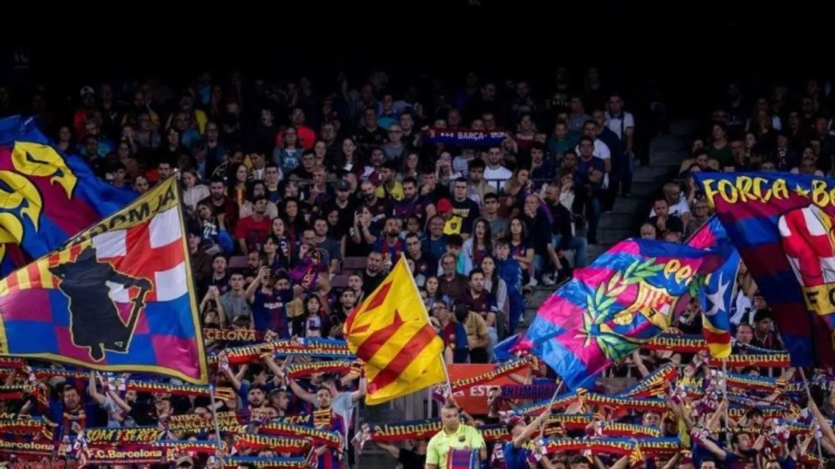 Kamp Nou stadionunda "Gol 1957" sektorunun tribunası