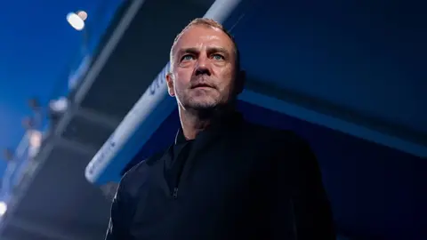 PSJ və Barselona futbolçuları Parisdə oyunda
