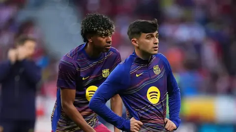 Joan Qamper idman kompleksində məşq edən Barcelona futbolçuları