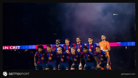 Barselona klubunun loqosu və stadion görüntüsü