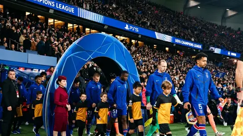 Park de Prensdə mişarla Barselona gerbinin təsvir olunduğu böyük banner
