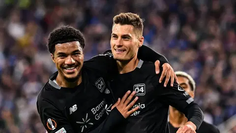 Bayer Leverkusen oyuncularının Lech Poznań deplasmanında sevinci