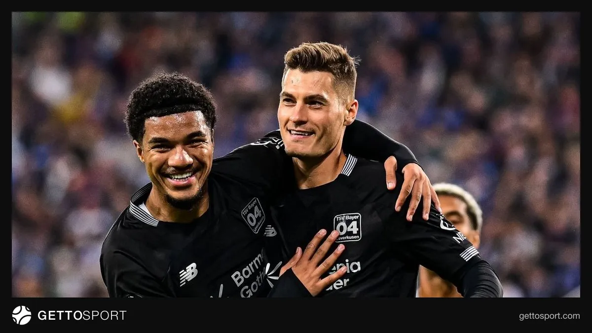 Bayer Leverkusen oyuncularının Lech Poznań deplasmanında sevinci