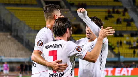 Bayer Leverkusen oyuncuları Jonas Hofmann gol sevinci