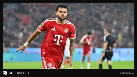Bayern Münih oyuncuları maçta sevinç yaşarken