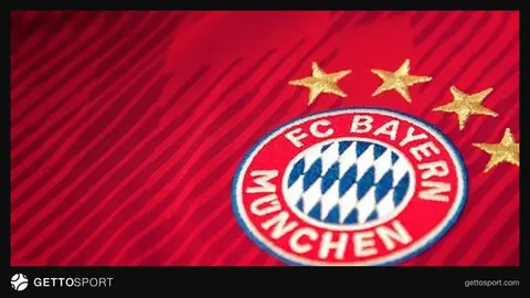 Bayern və Barcelona loqoları ilə Olmo və Kunde fotoları