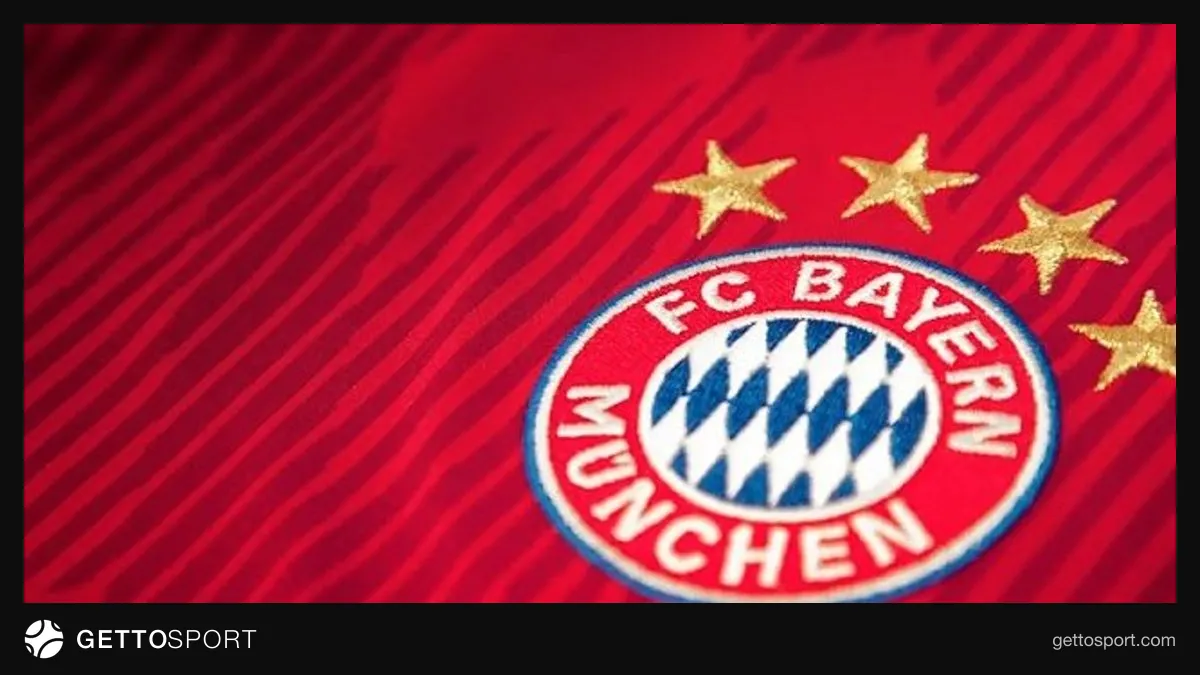 Bayern və Barcelona loqoları ilə Olmo və Kunde fotoları