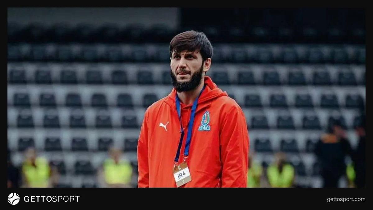 Bədavi Hüseynov Qarabağın formasında meydanda oynayır