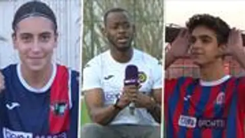 beIN SQUAD logosu ve amatör futbolcuların formalarını tanıtan toplu fotoğraf