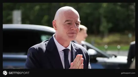 Bernd Noyendorf çıxış edərkən