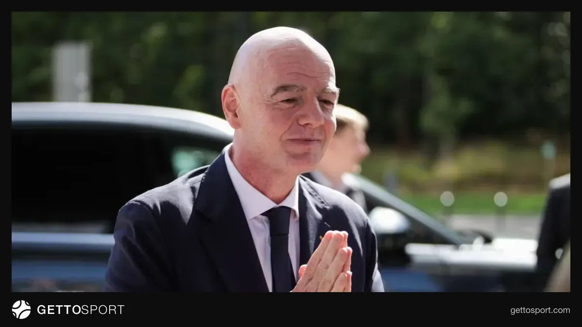 Bernd Noyendorf çıxış edərkən
