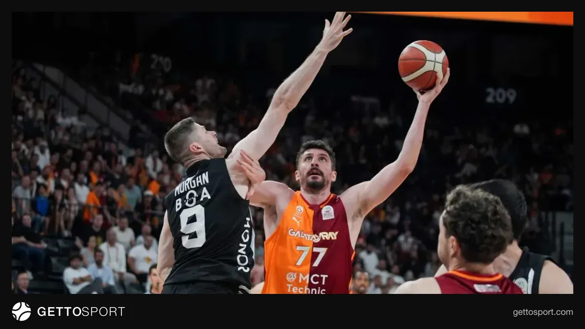 Beşiktaş ile Galatasaray MCT Technic basketbol maçından maç öncesi salon görüntüsü