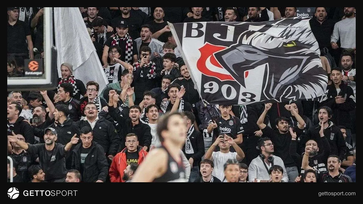 Beşiktaş oyuncuları Bayern maçında sevinç ve bench görüntüsü