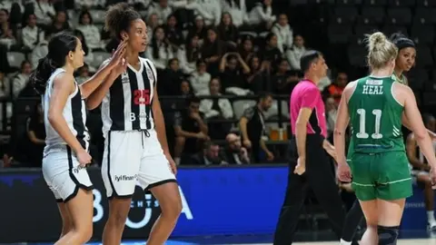 Beşiktaş BOA oyuncuları maç sırasında hücum organizasyonunda