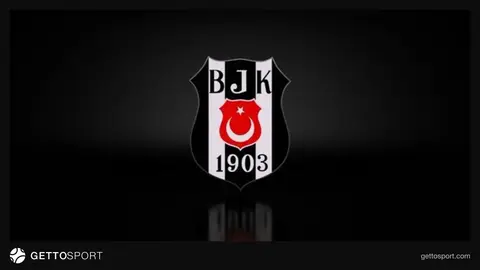 Beşiktaş taraftarları tribün ve bilet gişeleri önünde