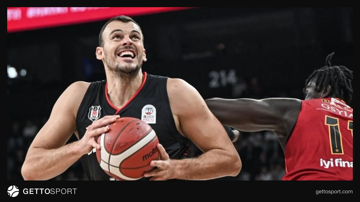 Beşiktaş basketbol takımı oyuncuları maç sırasında