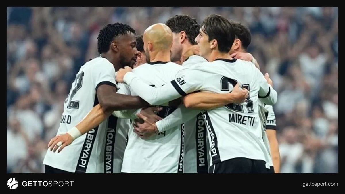 Beşiktaş futbolcuları Dolmabahçe Stadı'nda sevinç yaşarken