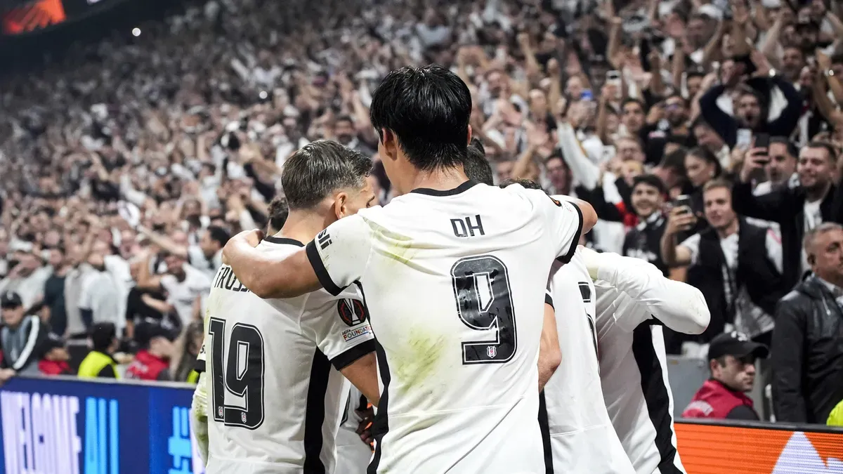 Beşiktaş formasıyla oyuncuların Dolmabahçe'de mücadele anı