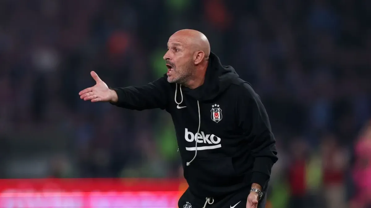 Beşiktaş baş məşqçisi Vinçentso İtalyano məşqdə danışır