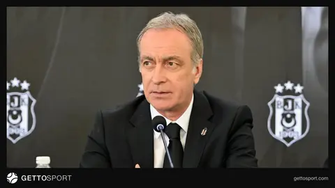 Beşiktaş teknik heyeti ve oyuncuları Hoffenheim maçının ardından saha kenarında