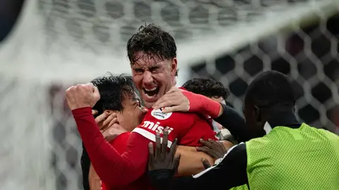 Beşiktaşlı futbolcular antrenmanda ve stat önünden görüntü