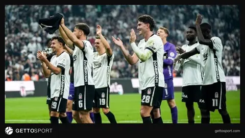 Beşiktaş oyuncuları gol sevinci