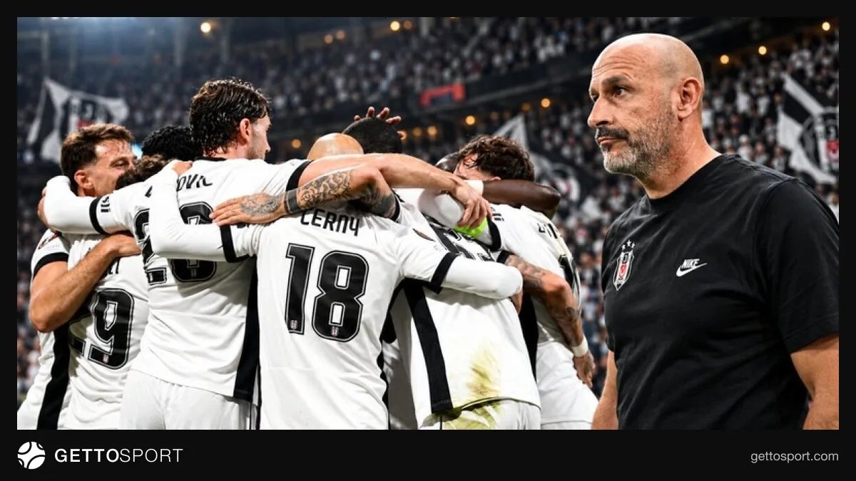 Beşiktaş oyuncuları maç öncesi ısınırken takım görüntüsü