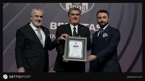 Beşiktaş yönetim kurulu üyeleri toplantıda Tüpraş Stadyumu