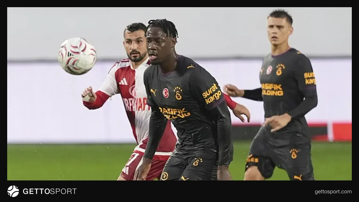 Galatasaray formasıyla Bitshiabu antrenmanda