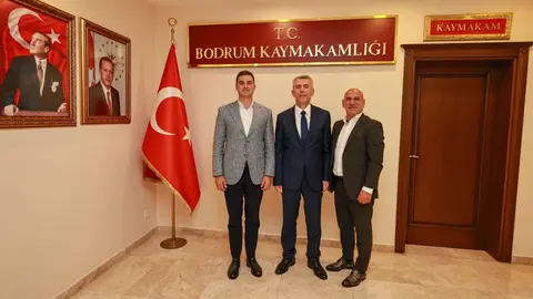 Taner Ankara yerel yönetim temsilcileriyle toplantıda konuşurken