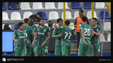Bodrum FK oyuncularının Sarıyer deplasmanında gol sevinci