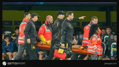 Dortmund Borussiya oyunçuları və məşqçi Niko Kovaç səfərə hazırlıq zamanı