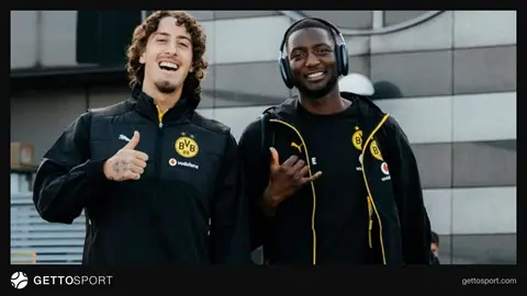 Borussiya Dortmund komandasının təyyarəyə minməsi və ya heyətin hava limanında görüntüsü