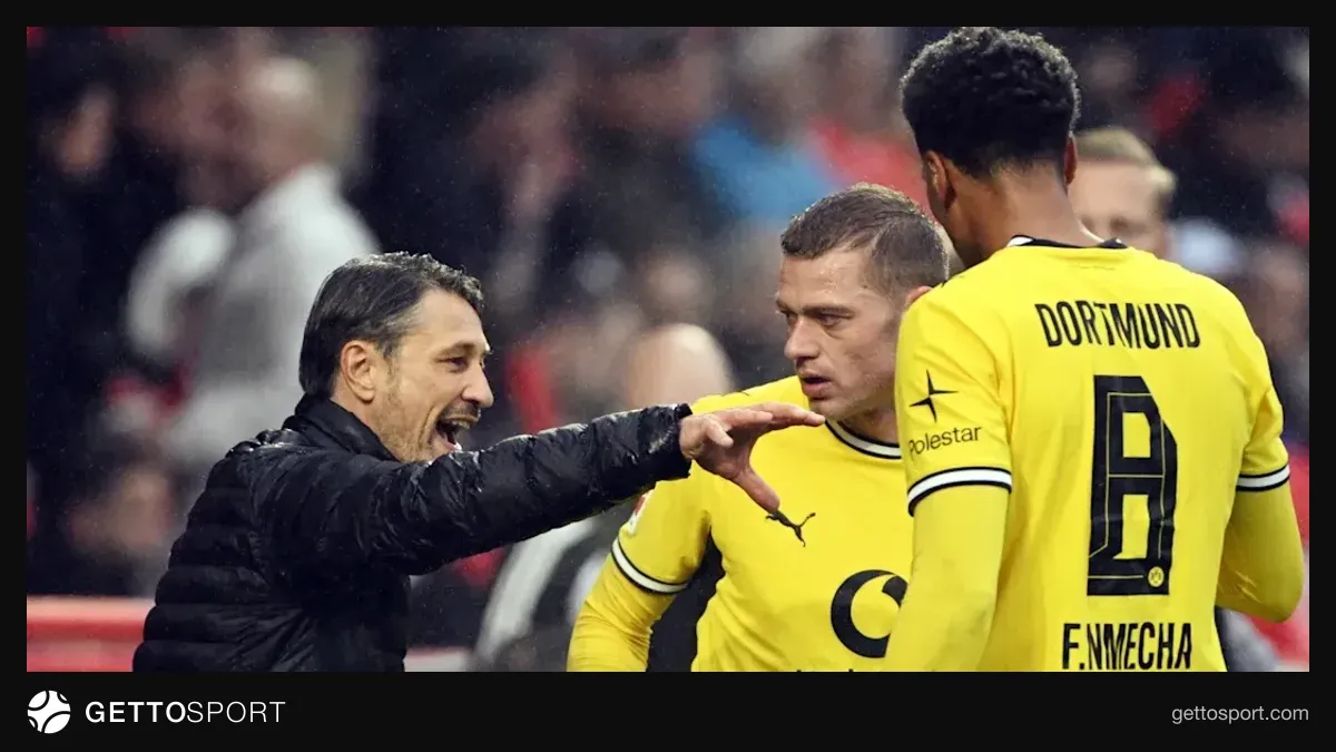 Borussiya Dortmund futbolçuları və məşqçiləri hazırlaşır