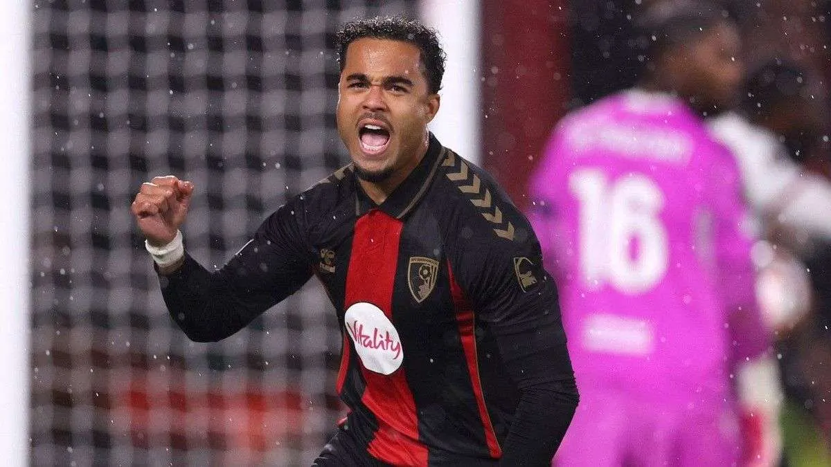 Bournemouth oyuncularının Milan karşısında sevinç anı