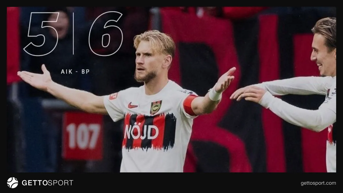 AIK Solna ve Brommapojkarna oyuncuları maç sırasında gol sevinci