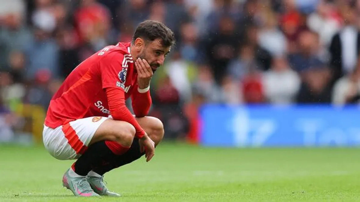 Bruno Fernandes Manchester United forması ilə meydanda