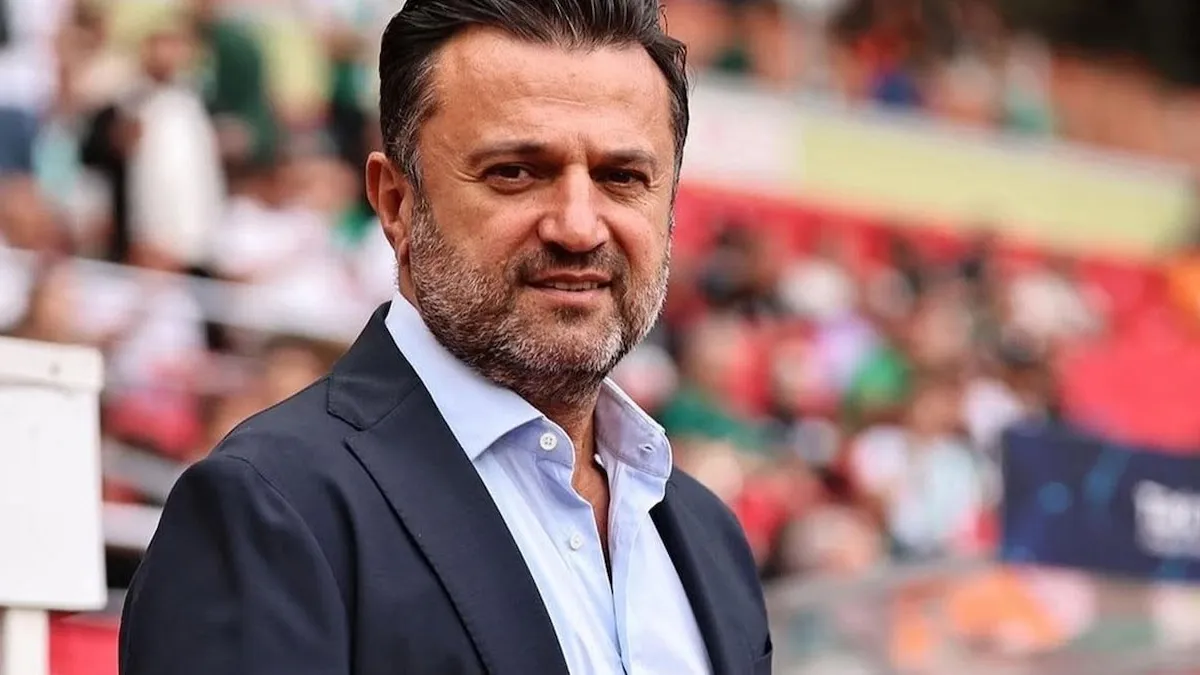 Bülent Uygun Tivibu Spor stüdyosunda konuşurken